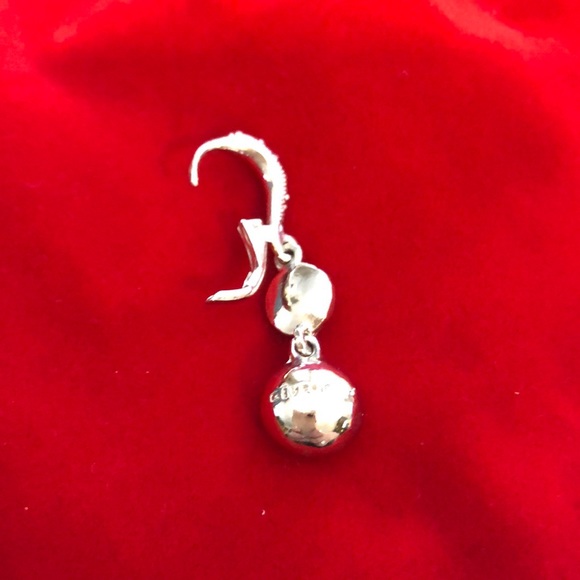 Givenchy Earrings - Picture 3 of 3